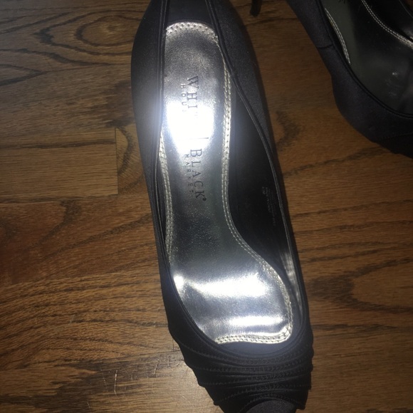 White House Black Market Black Satin Heels Sz 9.5 - Picture 3 of 5